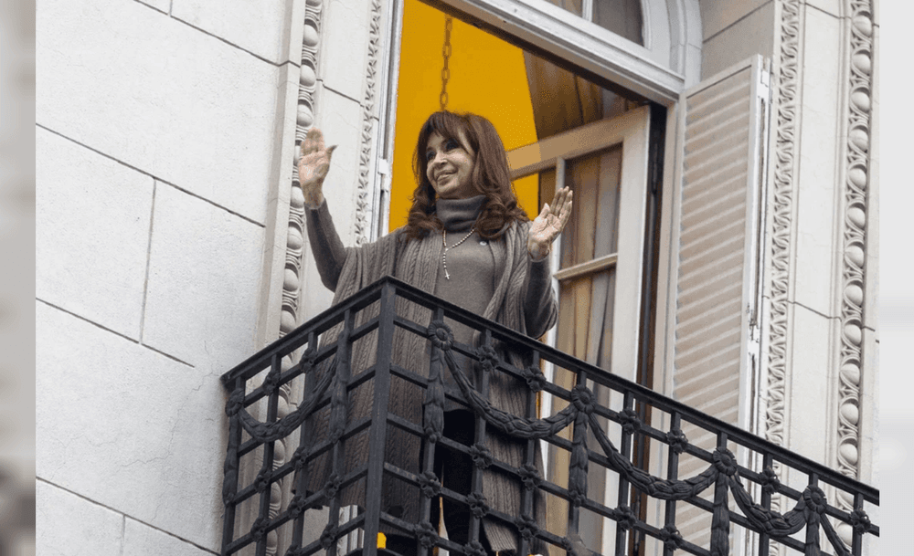 Cristina Kirchner apuntó a Kicillof por la derrota electoral: "El desdoblamiento fue un error político"