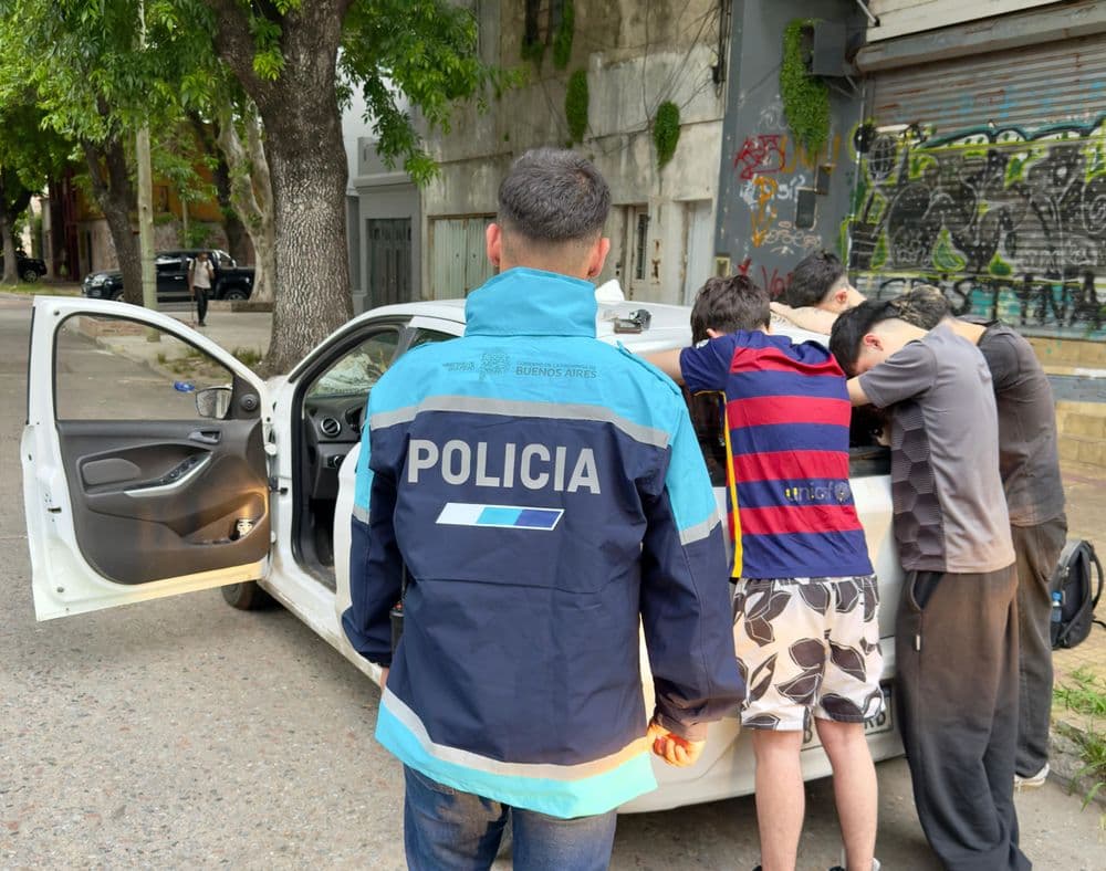 Cuatro detenidos en La Plata con marihuana y más de 200 mil pesos en efectivo