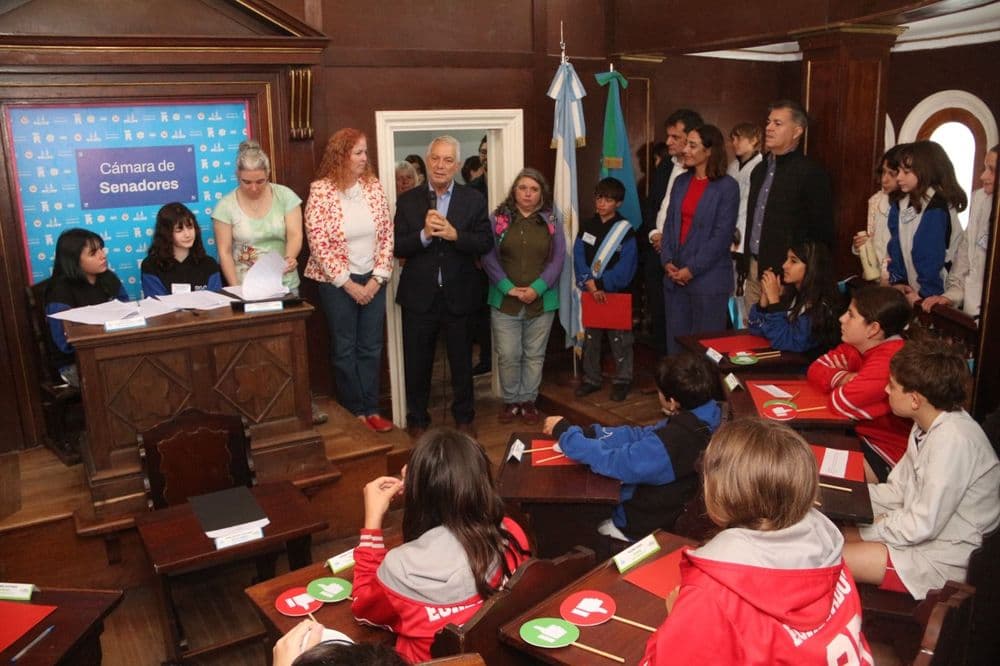 Alak participó de la última sesión del año del Gobierno Infantil en la ‘Repu’