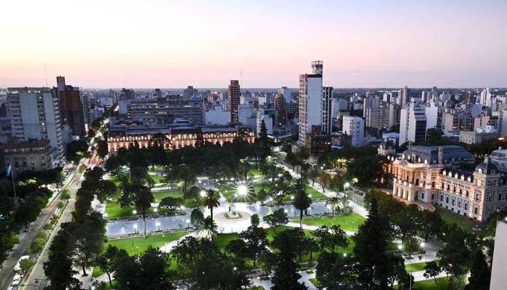 Presentan un novedoso Walking Tour nocturno con relatos e intervenciones teatrales